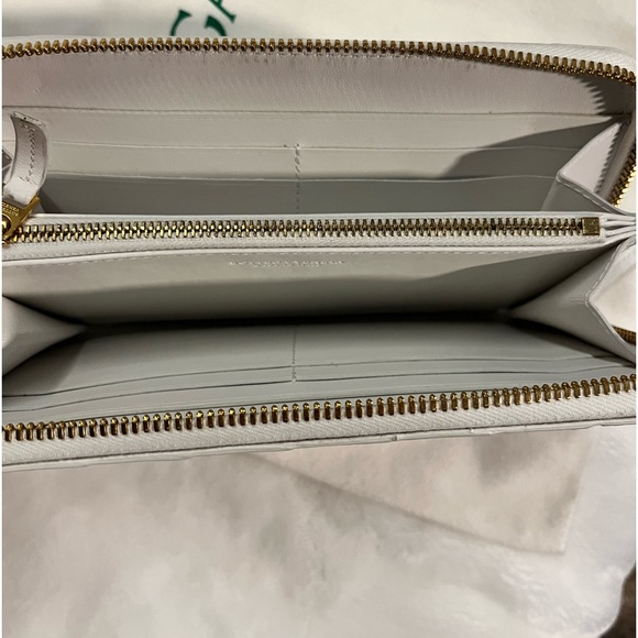 Intrecciato Leather Continental Wallet
BOTTEGA VENETA - Picture 3 of 4